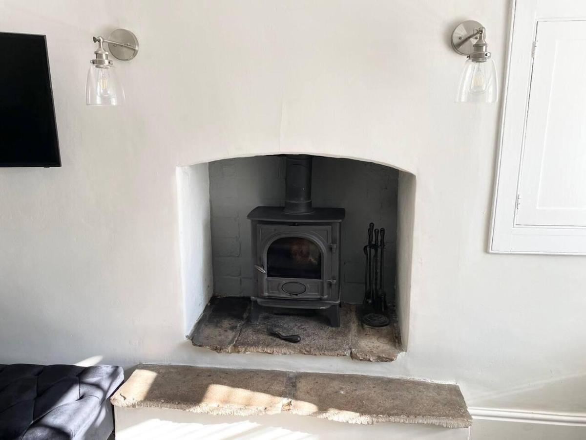 Cosy Two Bedrooom Cottage Set In A Dorset Village Sturminster Newton Exterior foto